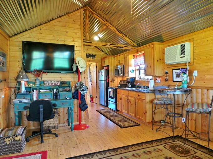 Cabins (United States of America, Bryan, Texas)