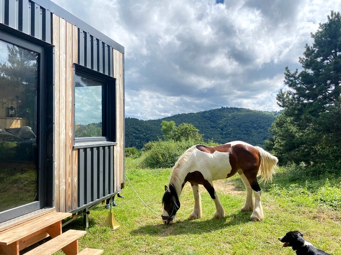 Charming Eco-Friendly Nature Home with Horseback Rides near Chaîne des Puys, Châtel-Guyon, Auvergne-Rhône-Alpes
