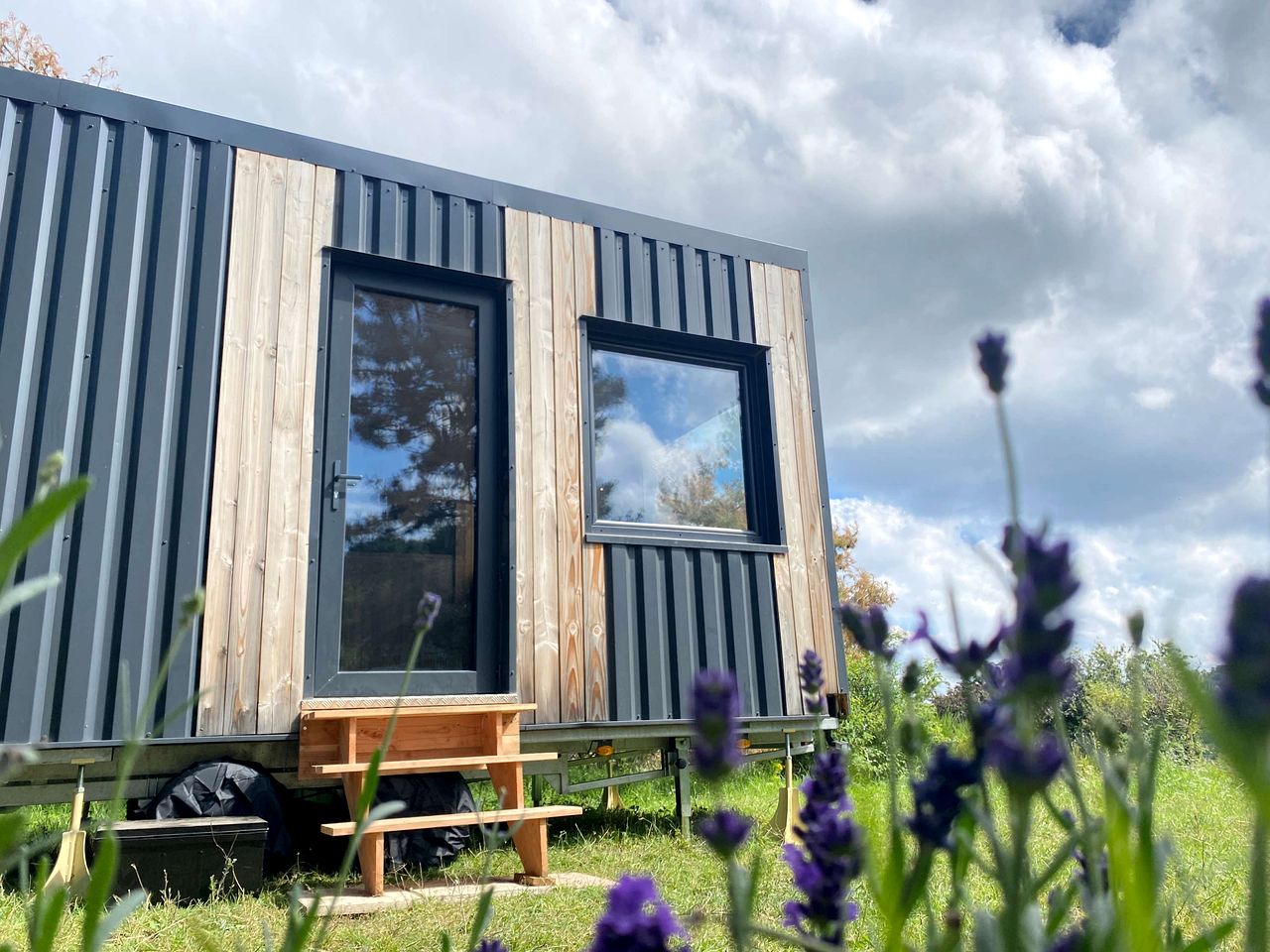 Charming Eco-Friendly Nature Home with Horseback Rides near Chaîne des Puys, Châtel-Guyon, Auvergne-Rhône-Alpes