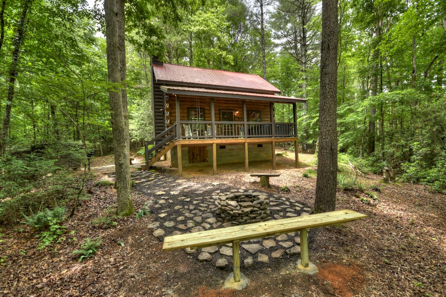 Outstanding Cabin Nestled Amidst Trees and Hot-tub Provided in Blue Ridge, Georgia