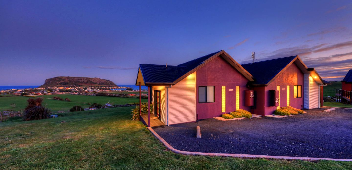 Nature Lodges (Stanley, Tasmania, Australia)