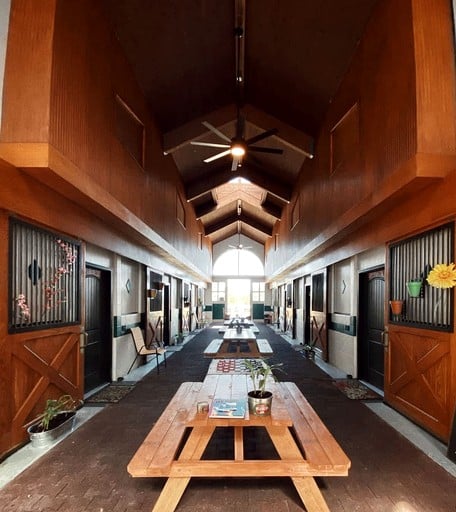 Rustic Horse Stall Suite B&B with Country Breakfast Near Old Hickory Lake