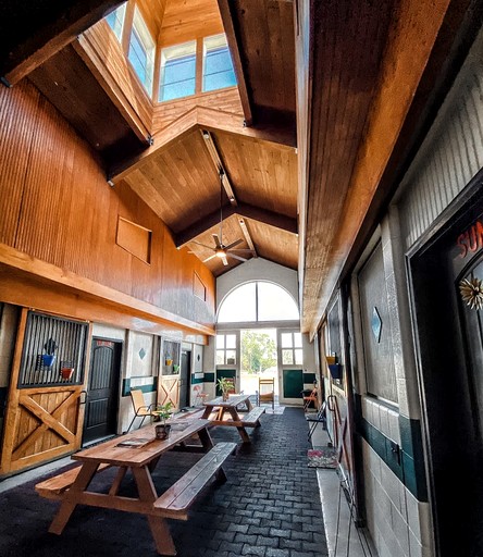 Barns (United States of America, Lebanon, Tennessee)