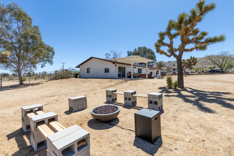 Floating Homes (United States of America, Joshua Tree, California)