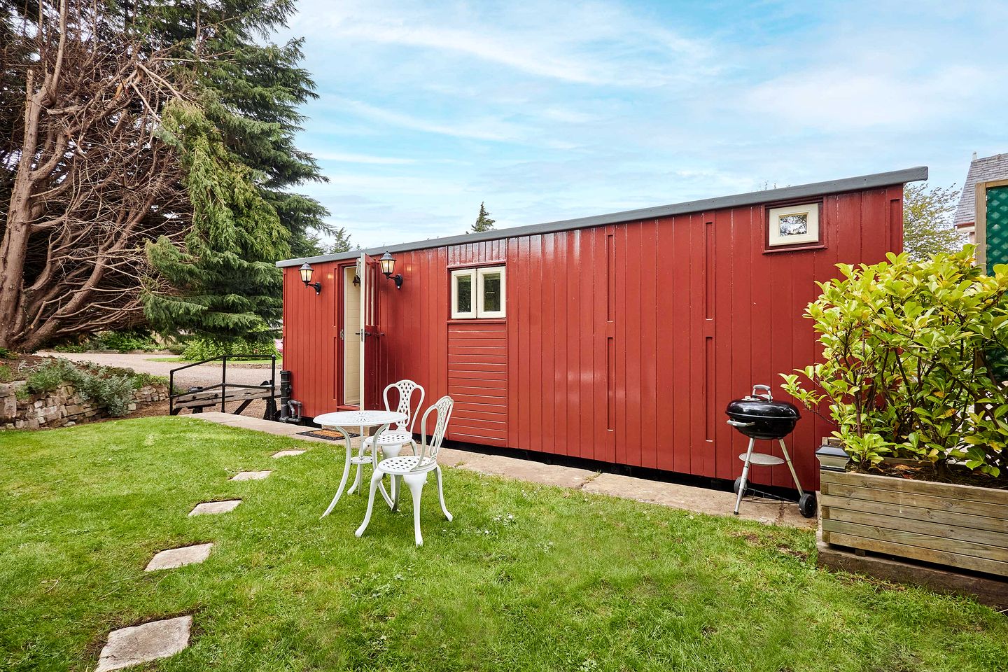 Romantic Converted Train Carriage with Hot Tub near Cheviot Hills, Northumberland