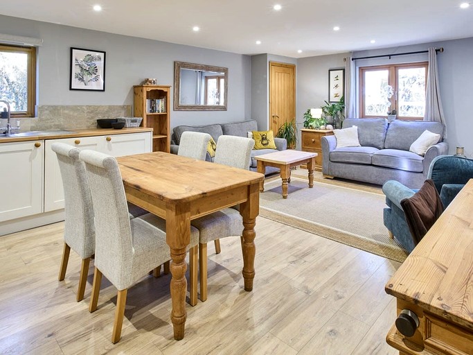 Barns (United Kingdom, Ashford, England)