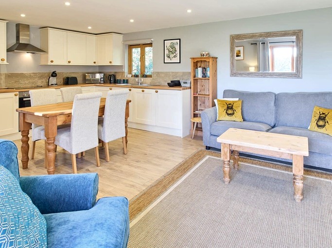 Barns (United Kingdom, Ashford, England)