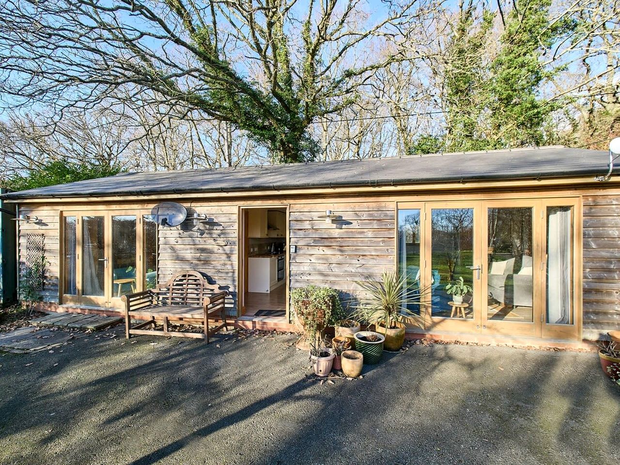 Charming Barn Stay with Orchard Views near Ashford, Kent