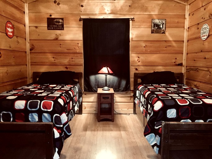Cabins (United States of America, Monterville, West Virginia)