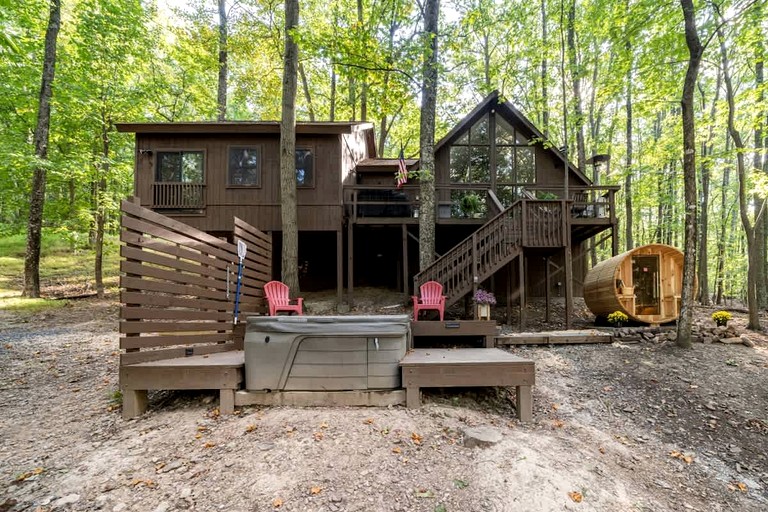 Cabins (United States of America, Hedgesville, West Virginia)