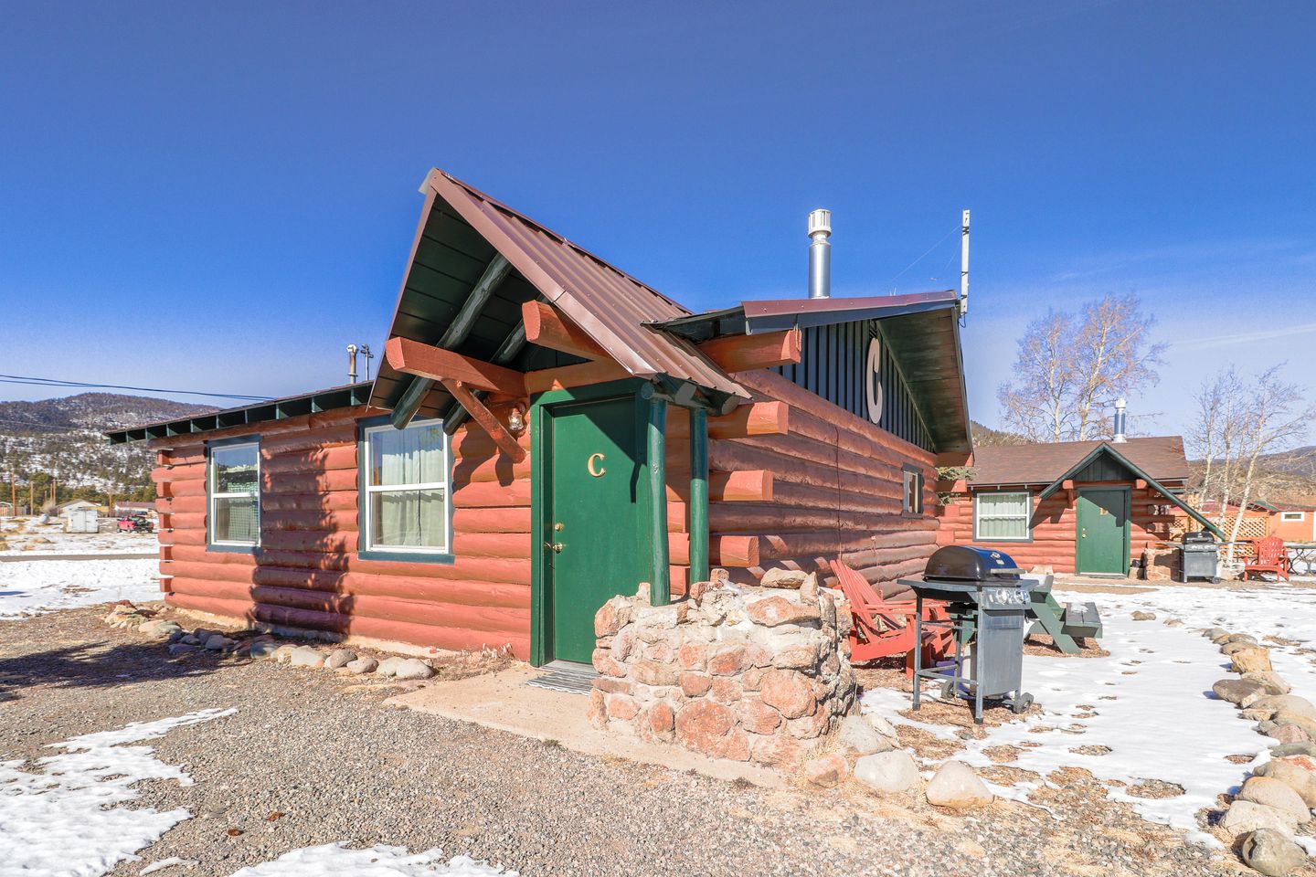 Log Cabins (South Fork, Colorado, United States)