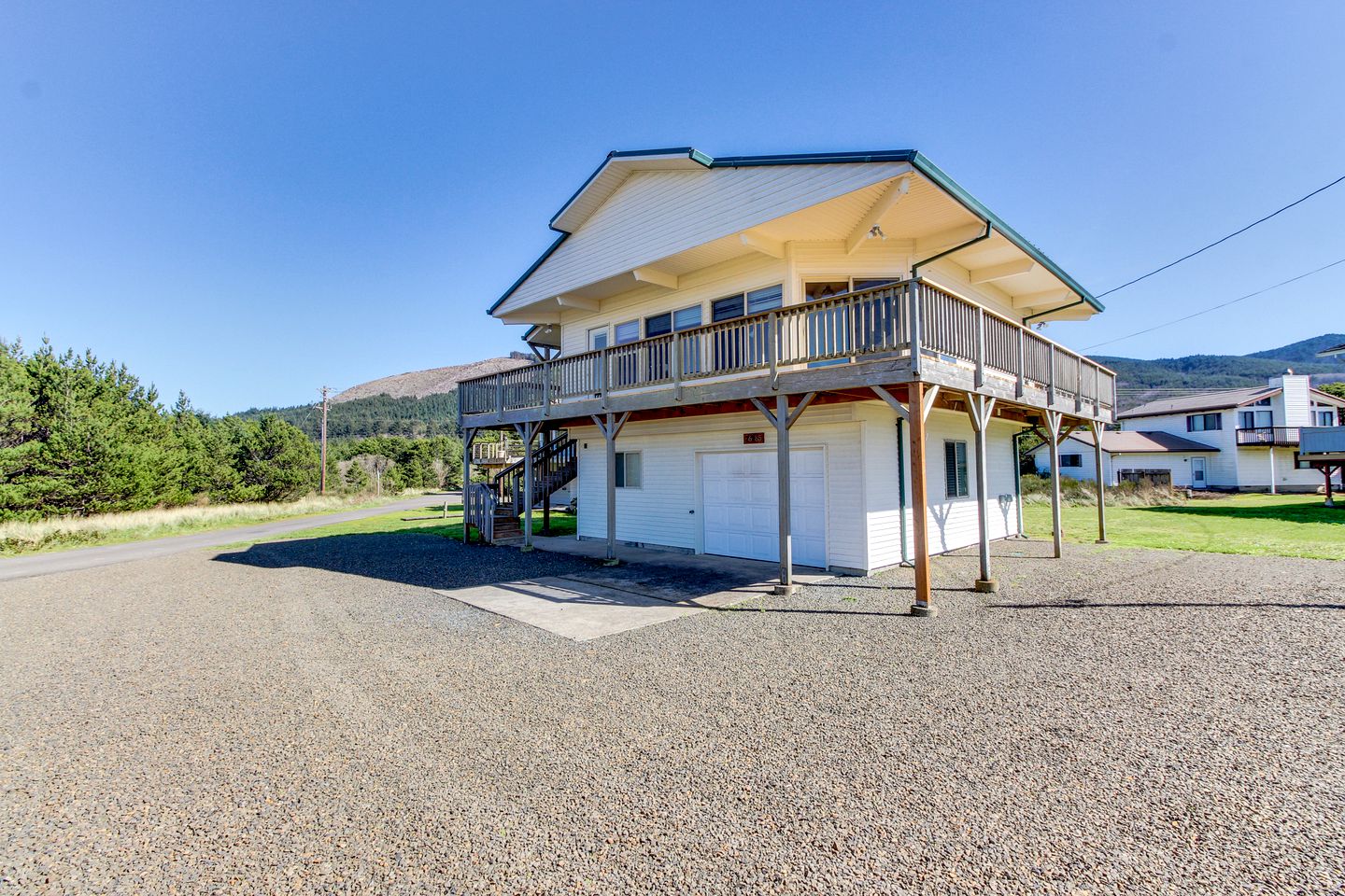 Beach Houses (Rockaway Beach, Oregon, United States)