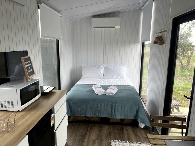 Tiny Houses (Australia, Monomeith, Victoria)