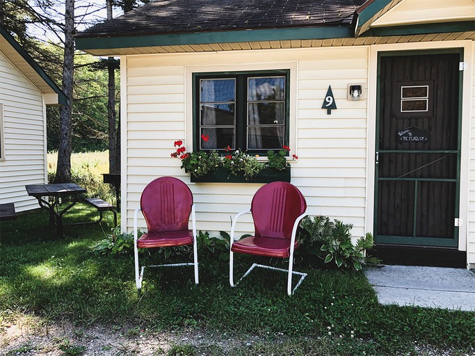 Cabins (United States of America, Cadillac, Michigan)