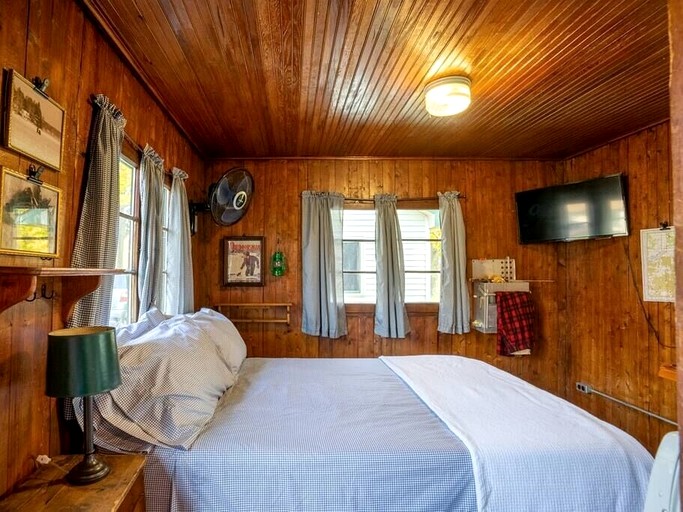 Cabins (United States of America, Cadillac, Michigan)
