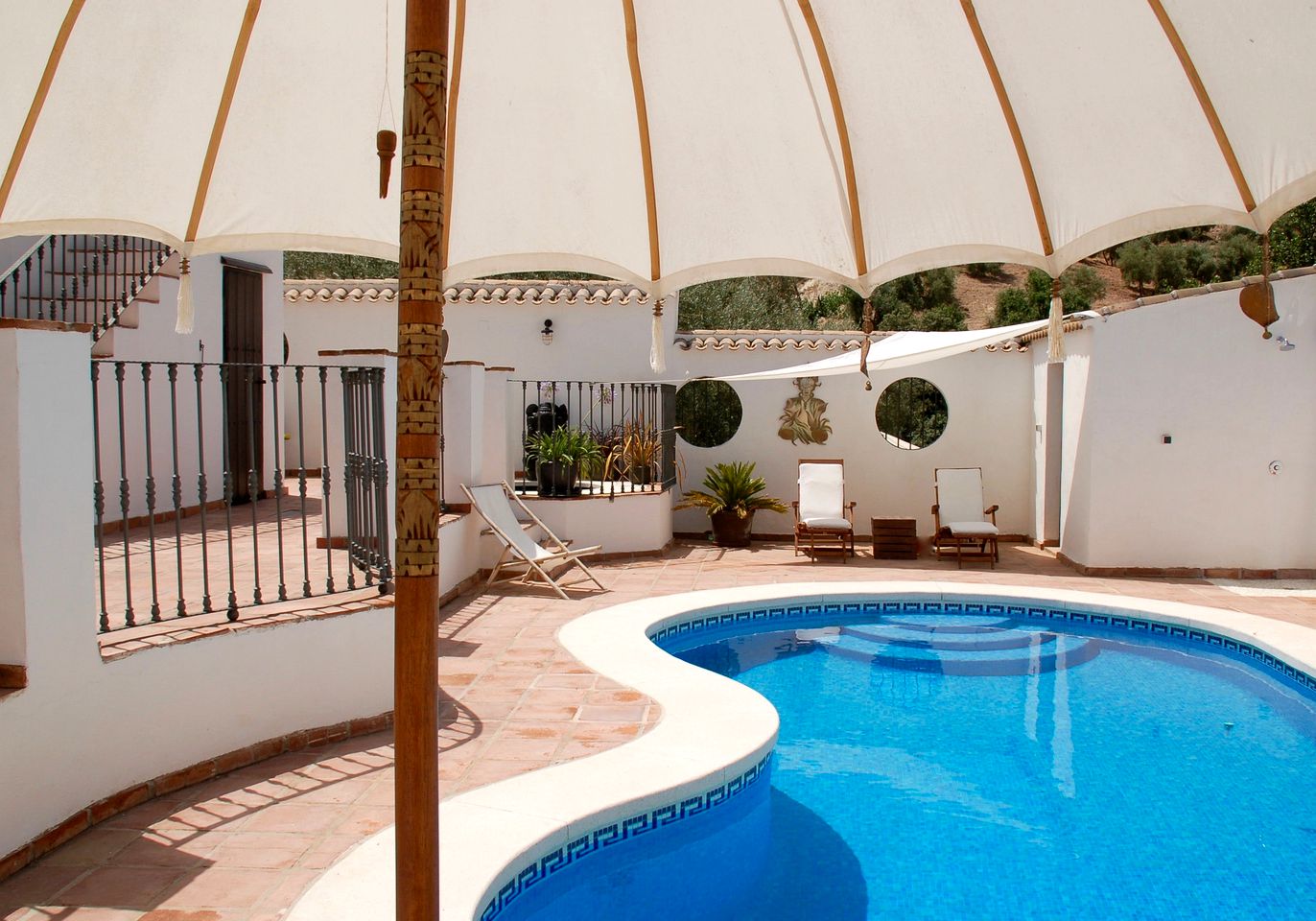 Suite privada en casa rural con acceso a piscina en Málaga