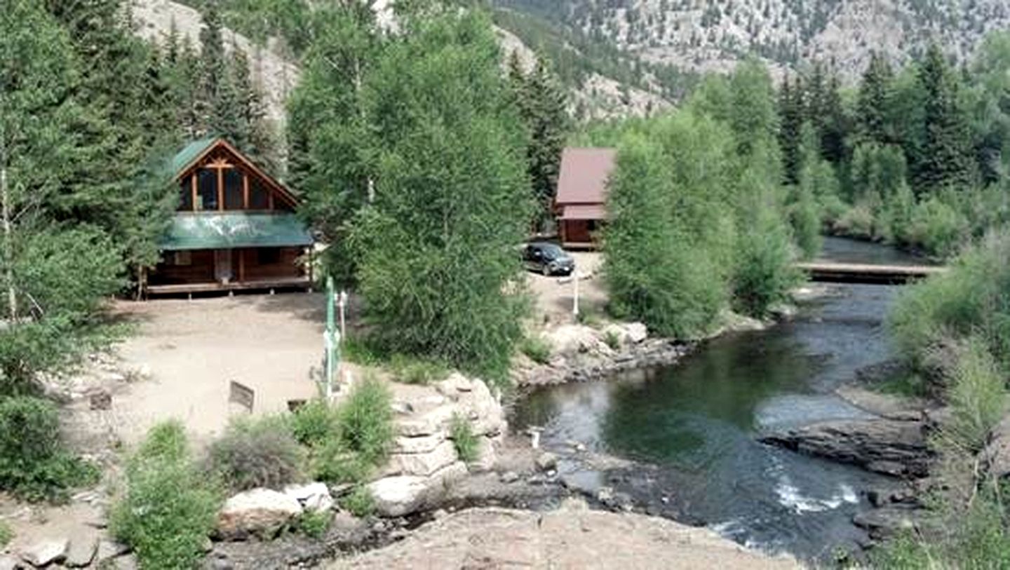 Romantic Cabin Rental with a Beautiful Log Interior near Cathedral, Colorado | Log Cabins (Lake City, Colorado, United States of America)