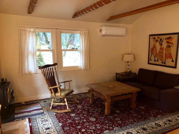 Cabins (Cobb, California, United States of America)