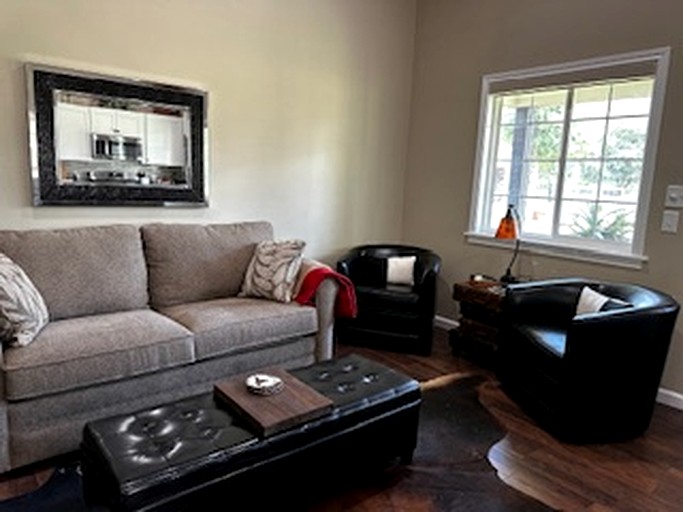 Longhorn Lodge | Designer Rentals (Waelder, Texas, United States of America)