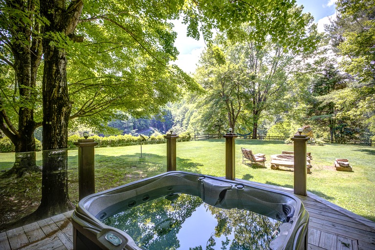 Cabins (United States of America, Sugar Grove, North Carolina)