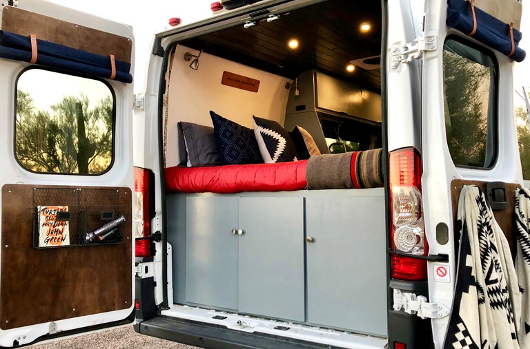 Caravans (Oakland, California, United States)