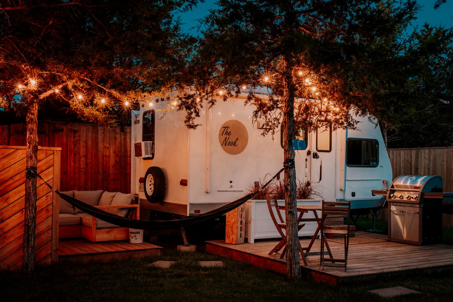 Caravans (Canada, Deseronto, Ontario)