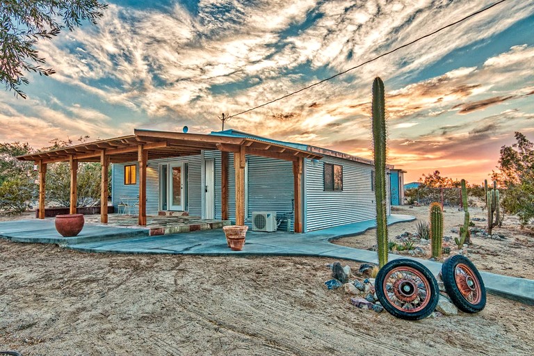 Incredible Pet friendly Vacation Rental with Great Desert Views in Twentynine Palms, California
