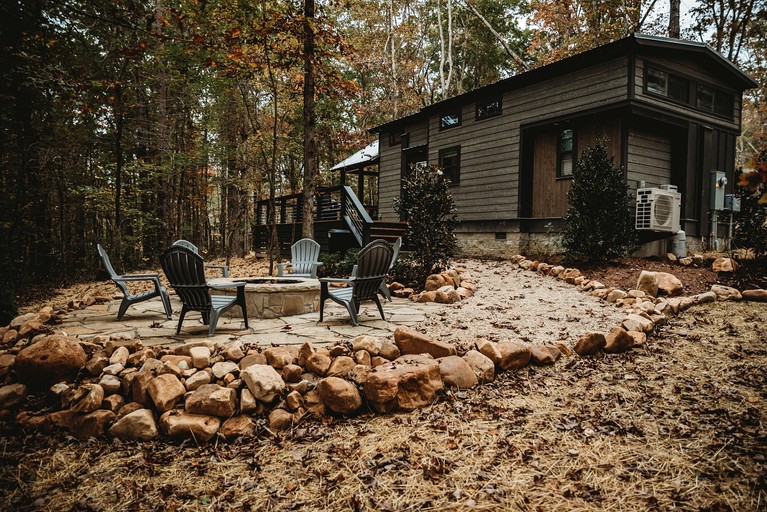 Cabins (United States of America, Tracy City, Tennessee)