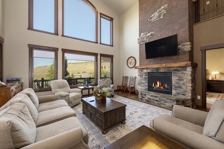 Outstanding Cabin with Barbecue, Hot-tub and Foosball in Granby, Colorado