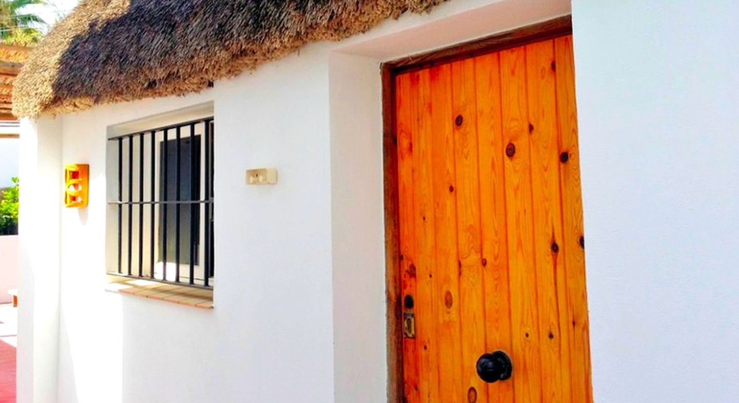 Huts (Los Caños de Meca, Andalusia, Spain)