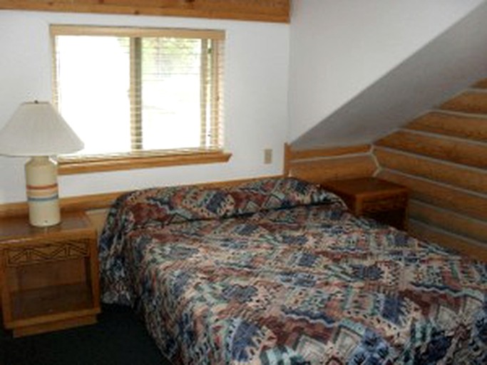 Cabins (Island Park, Idaho, United States)