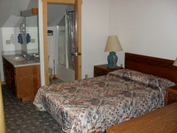 Cottages (Island Park, Idaho, United States)