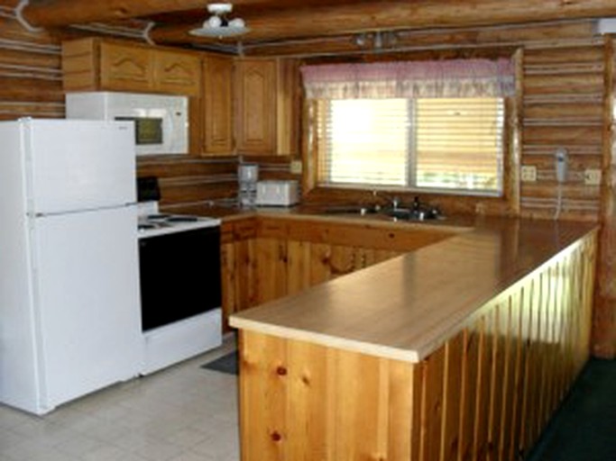 Cabins (Island Park, Idaho, United States)