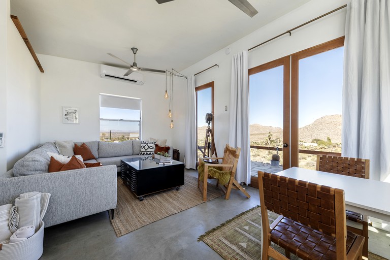 Floating Homes (United States of America, Joshua Tree, California)
