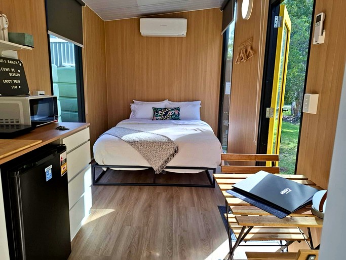 Tiny Houses (Australia, South Kolan, Queensland)