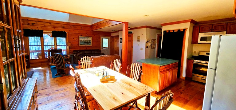 Cabins (United States of America, Lily Bay Township, Maine)
