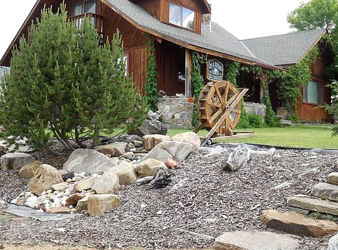 Nature Lodges (Virginia City, Montana, United States)