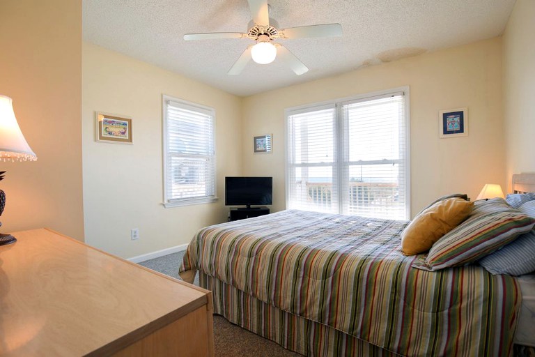 Cottages (Holden Beach, North Carolina, United States)