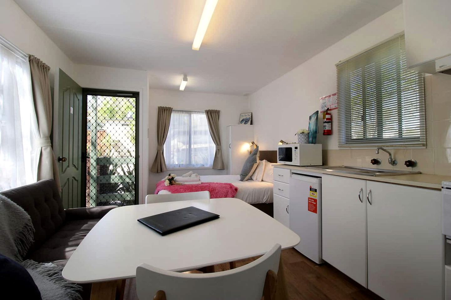 This bright and airy Mornington Peninsula holiday accommodation is ideal for fun-filled weekend getaways from Melbourne