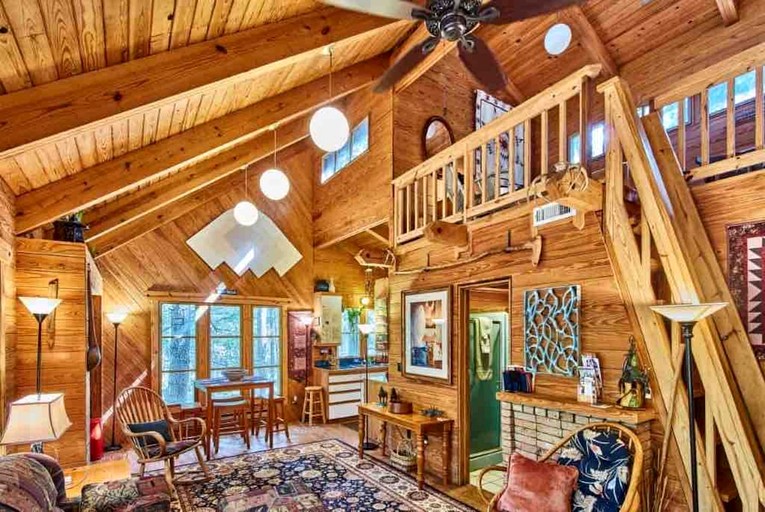 Cabins (United States of America, Ben Wheeler, Texas)