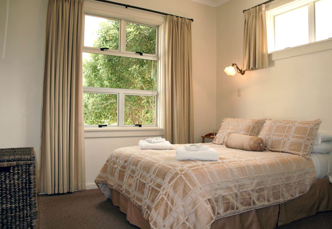 Nature Lodges (Darfield, South Island, New Zealand)