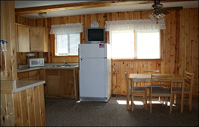 Cabins (Merrifield, Minnesota, United States)
