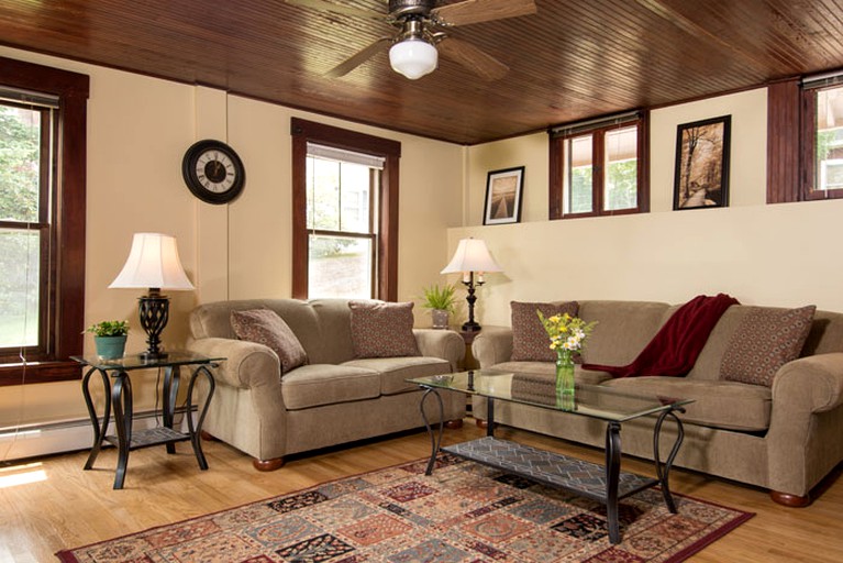 Nature Lodges (Sanbornton, New Hampshire, United States)