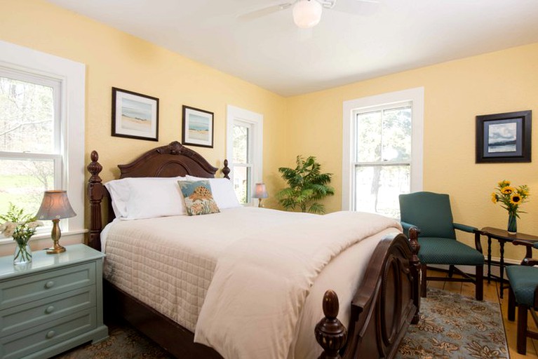 Nature Lodges (Sanbornton, New Hampshire, United States)