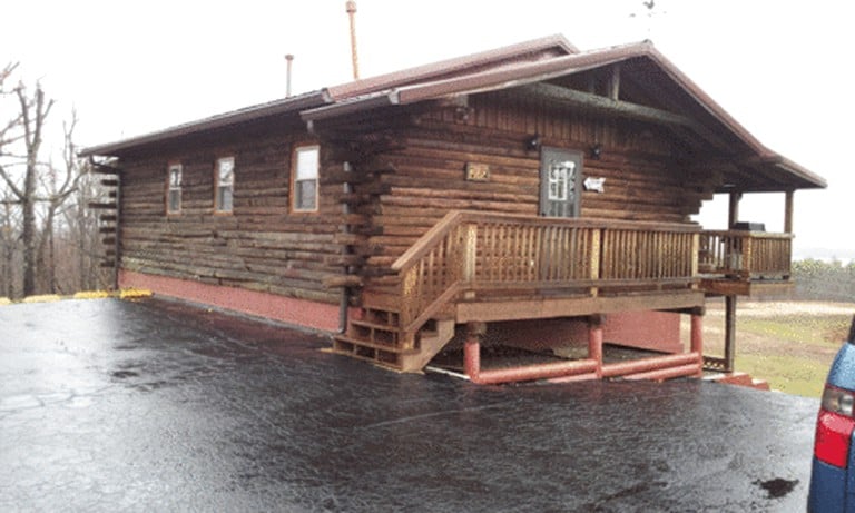 Log Cabins (Grand Rivers, Kentucky, United States)
