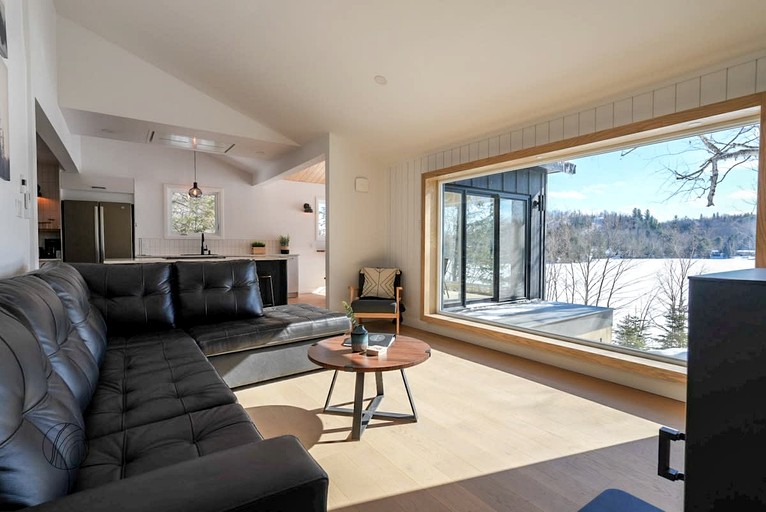 Cabins (Canada, Saint-Didace, Quebec)