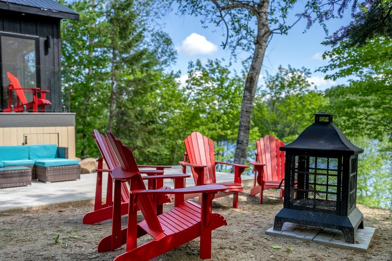 Cabins (Canada, Saint-Didace, Quebec)