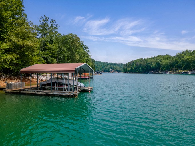 Cabins (United States of America, Jacksboro, Tennessee)