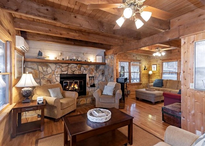 Cabins (United States of America, Glenville, North Carolina)
