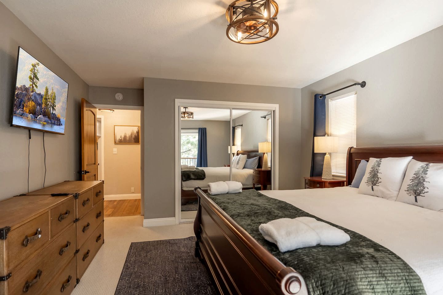 Stunning Lakefront Vacation Home with Private Dock near Boulder Bay Park in Big Bear Lake